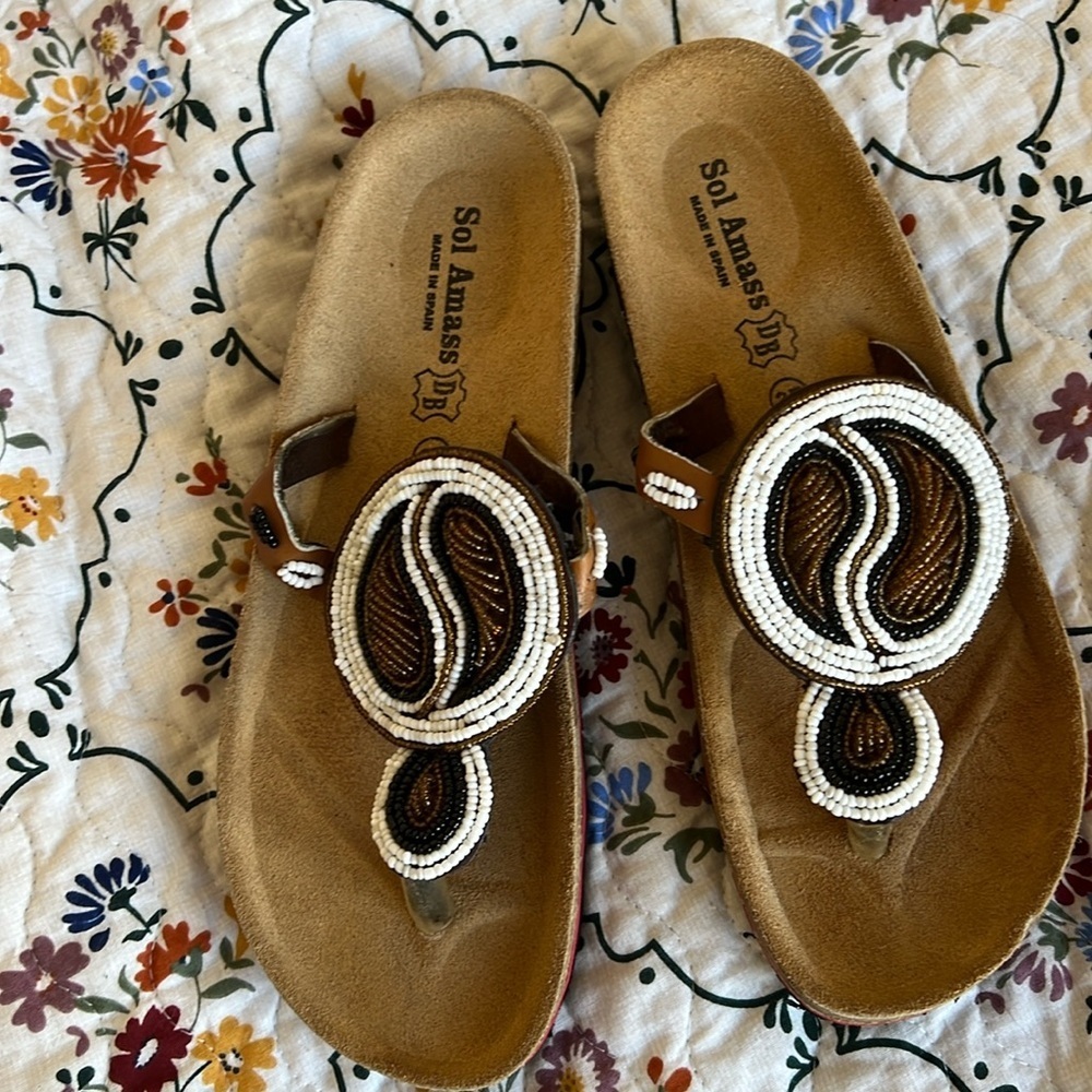 Sol Amasss cork style sandal with pretty bead thong detailing size 37